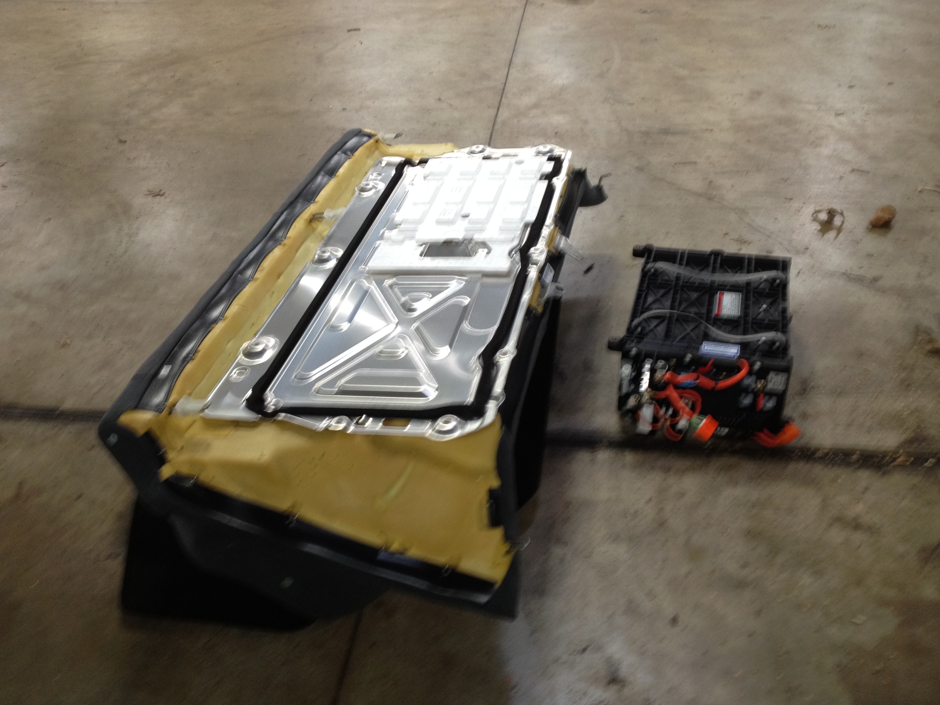 hybrid car battery replacement